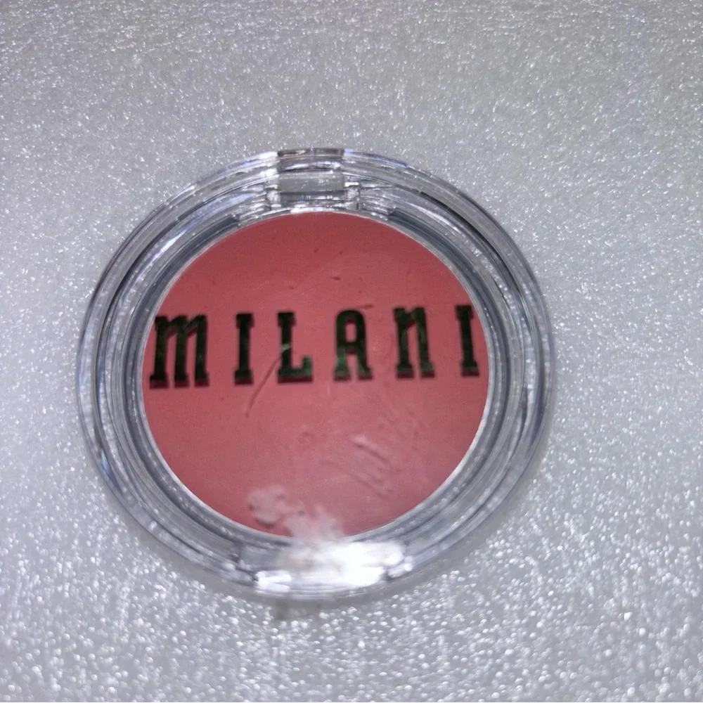 💝NEW Makeup Revolution Rose Kiss Powder Blush💝